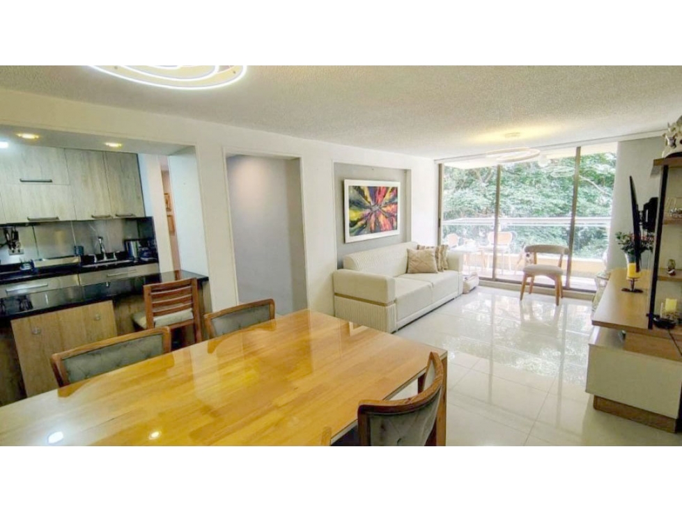 VENTA DE APARTAMENTO EN LA LOMA DE LOS BERNAL. ESPACIO GENEROSO,