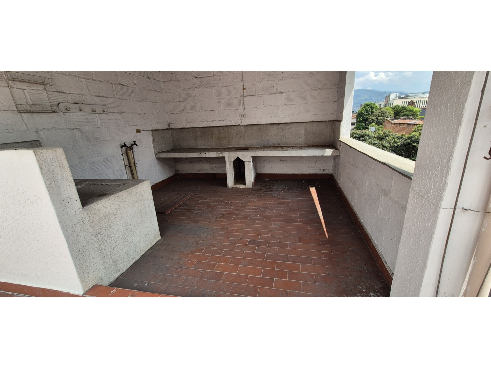 VENDO APARTAMENTO TIPO CASA ENVIGADO PARQUE PPAL 6 ALCOBAS — foto 2