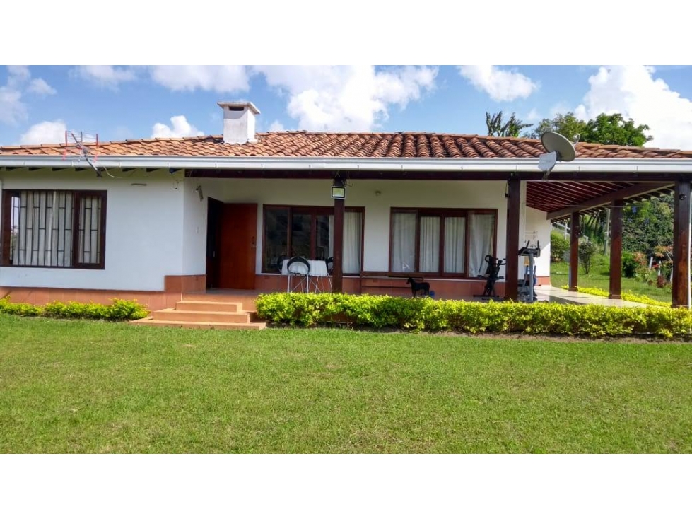 VENDO FINCA POTENCIAL EN EL PEÑOL ANTIOQUIA - 1