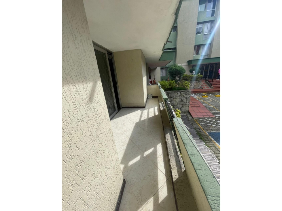 VENDO APARTAMENTO EN LOS COLORES — foto 3