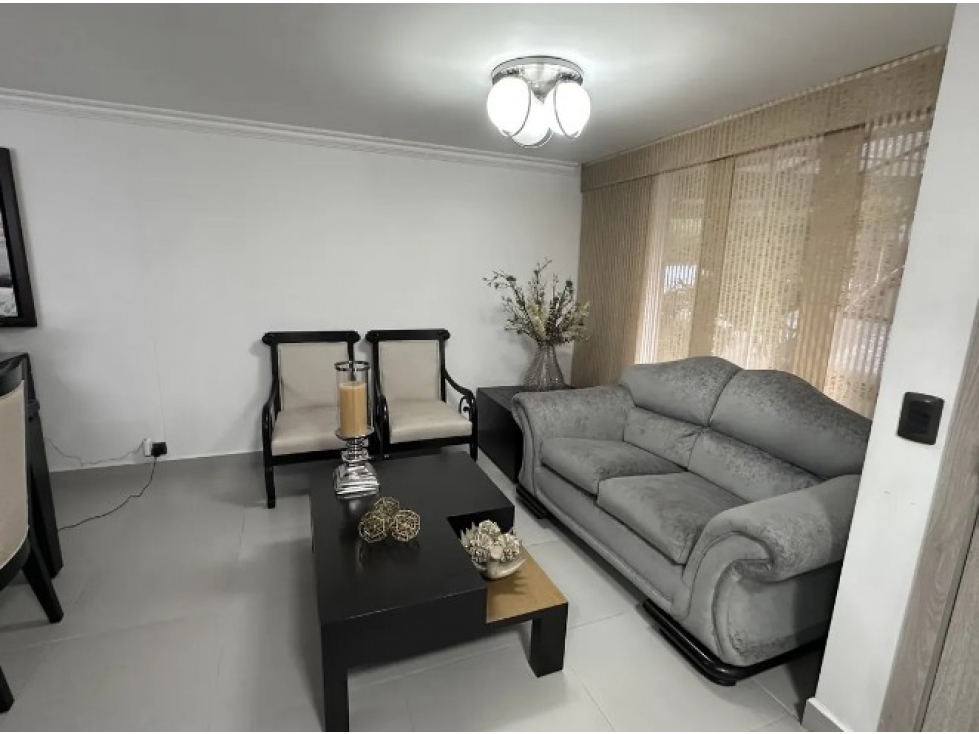 VENTA DE AMPLIA CASA DUPLEX EN LA LOMA DE LOS BERNAL EN UNIDAD CERRADA — foto 3