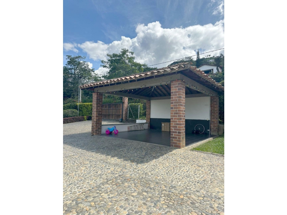 VENTA DE CASA FINCA EN CONDOMINIO DE COPACABANA. - 2