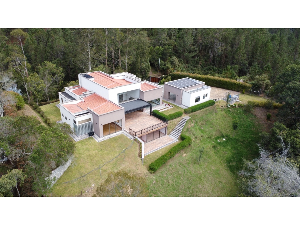 SE VENDE CASA CAMPESTRE EN LA LOMA DEL ESCOBERO — foto 2