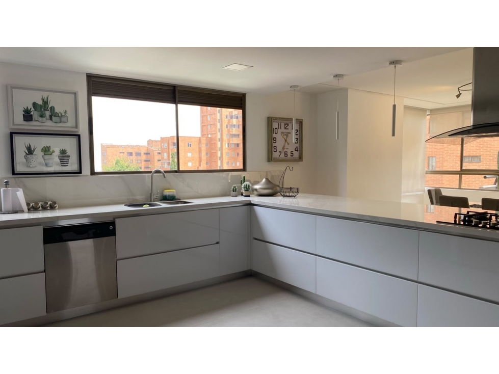 APARTAMENTO EN VENTA EN EL POBLADO SECTOR LALINDE — foto 2