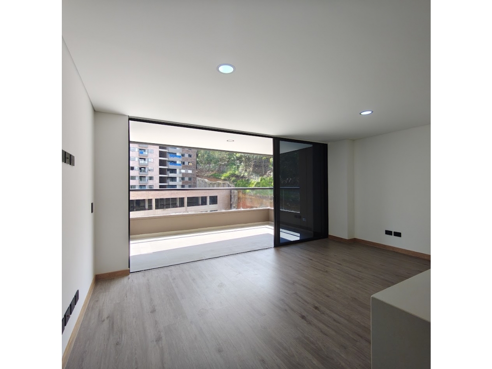 Apartamento en venta El Poblado, sector Avenida Las Palmas. — foto 3