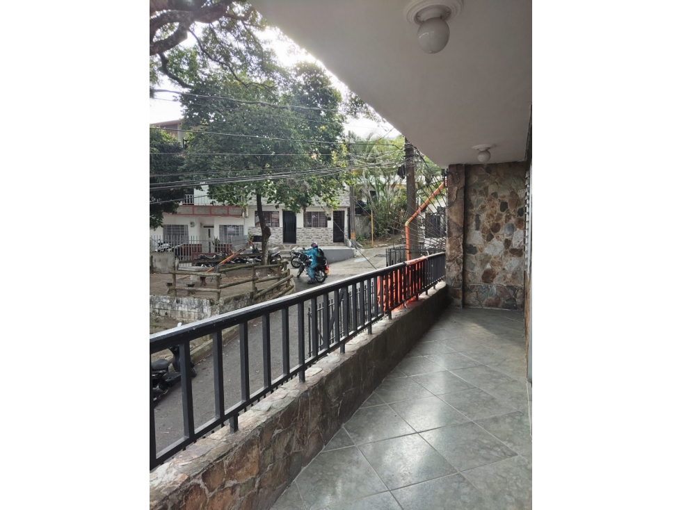 SE VENDE SEGUNDO PISO CASA EN EL 12 DE OCTUBRE — foto 3
