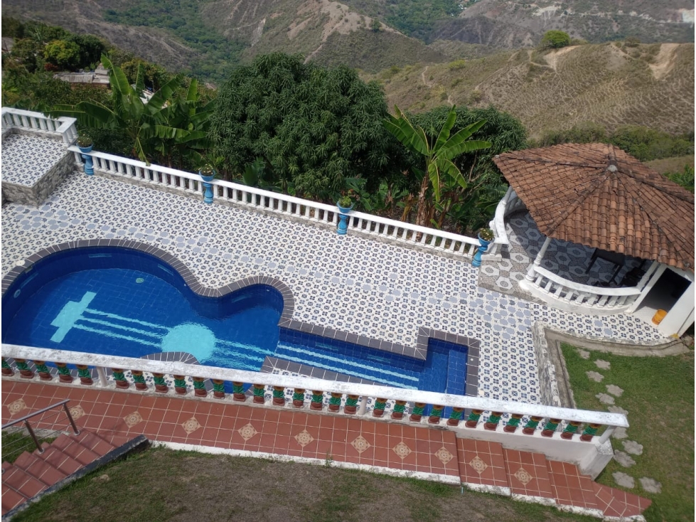 Venta finca en Sopetrán con 4 hectáreas, piscina y vista panorámica - 4