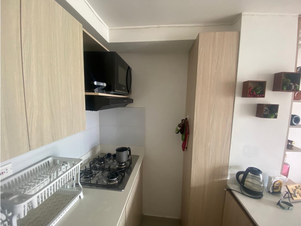 VENTA DE APARTAMENTO EN CAMINO DEL VIENTO CON PARQUEADERO PRIVADO — foto 5