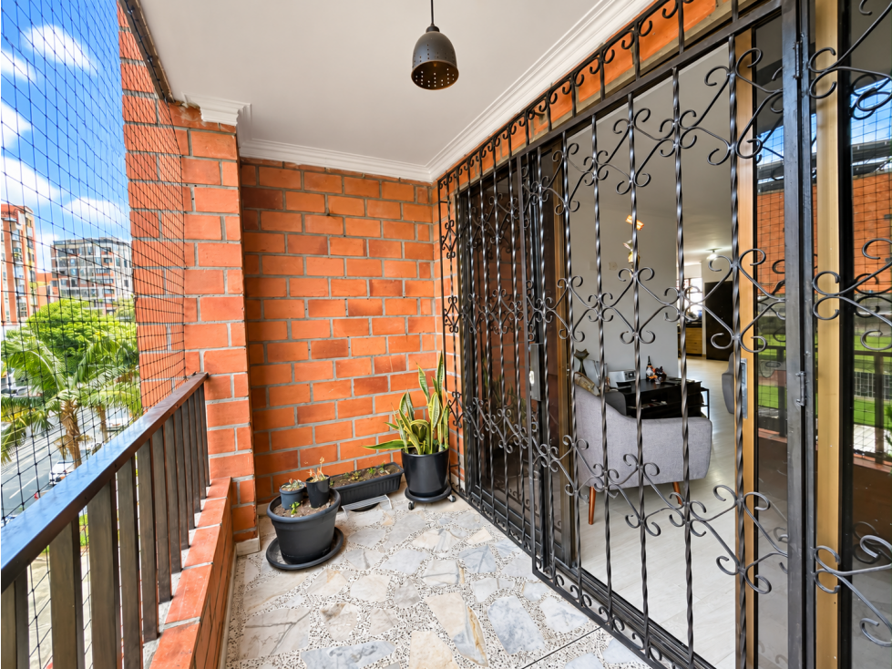 Apartamento en venta en Laureles de 141 mt2 y 2 parqueaderos — foto 6