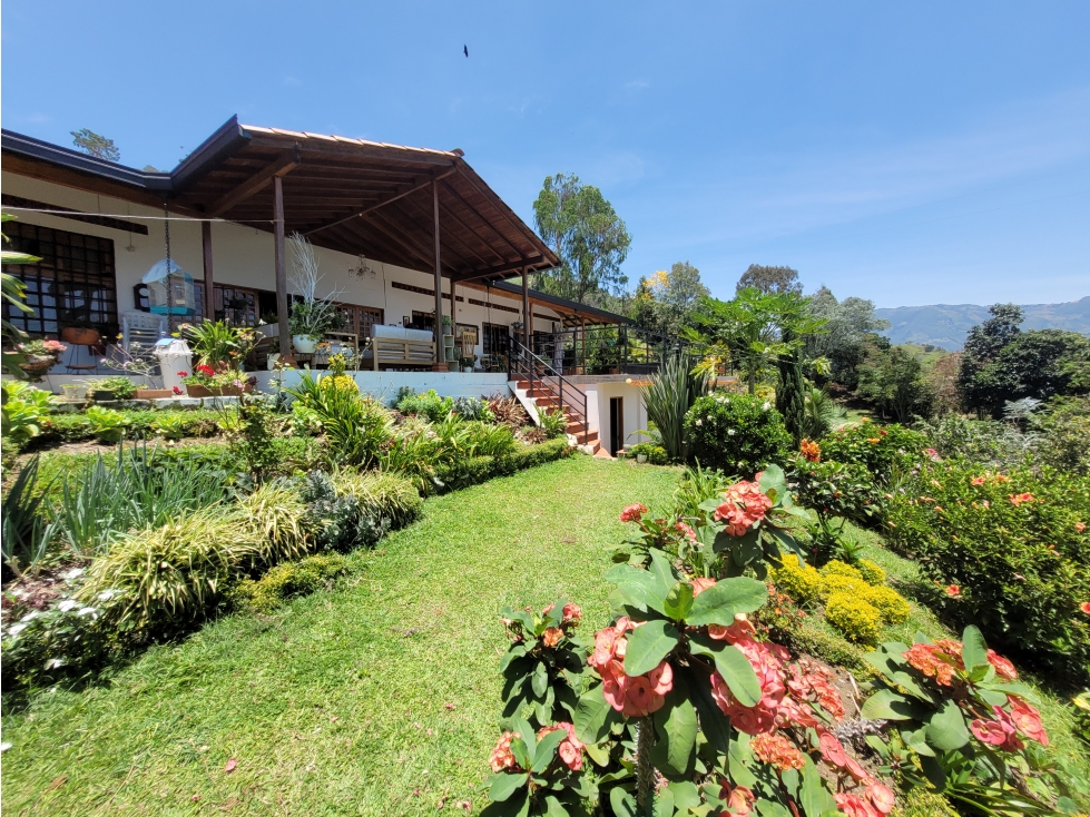 BELLA CASA CAMPESTRE EN GIRARDOTA - 1