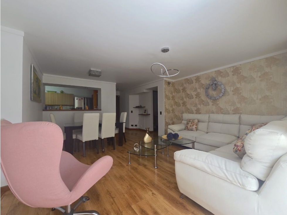 VENTA DE AMPLIO APARTAMENTO EN LA LOMA DE LOS BERNAL — foto 4
