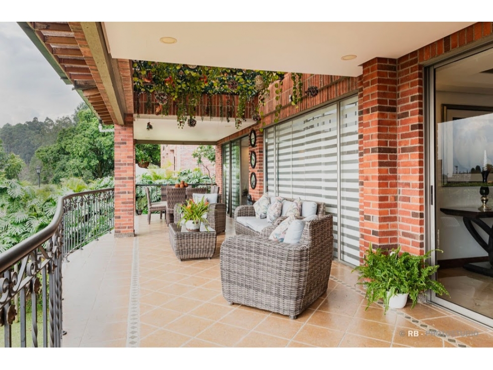 CASA EN VENTA EN LA COLA DEL ZORRO POBLADO