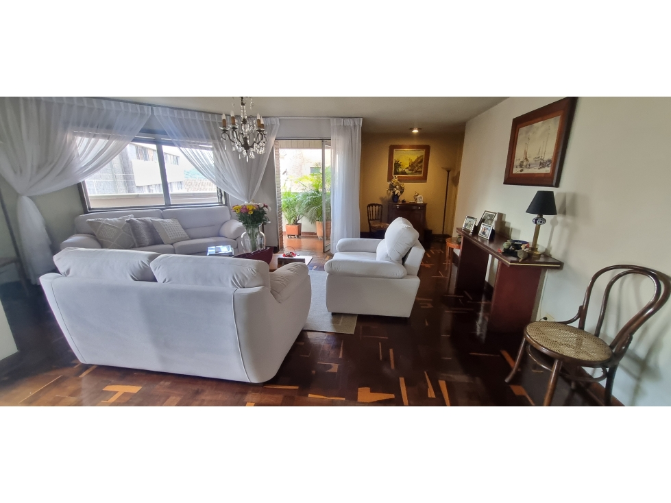 VENDO APARTAMENTO EN EL BARRIO LA CANDELARIA EN EL CENTRO DE MEDELLIN — foto 2