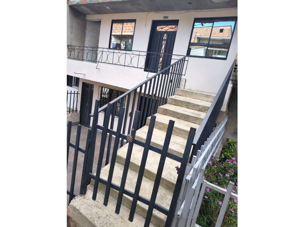 VENDO CASA SEGUNDO PISO CON TERRAZA EN ALTOS DE NIQUIA — foto 3