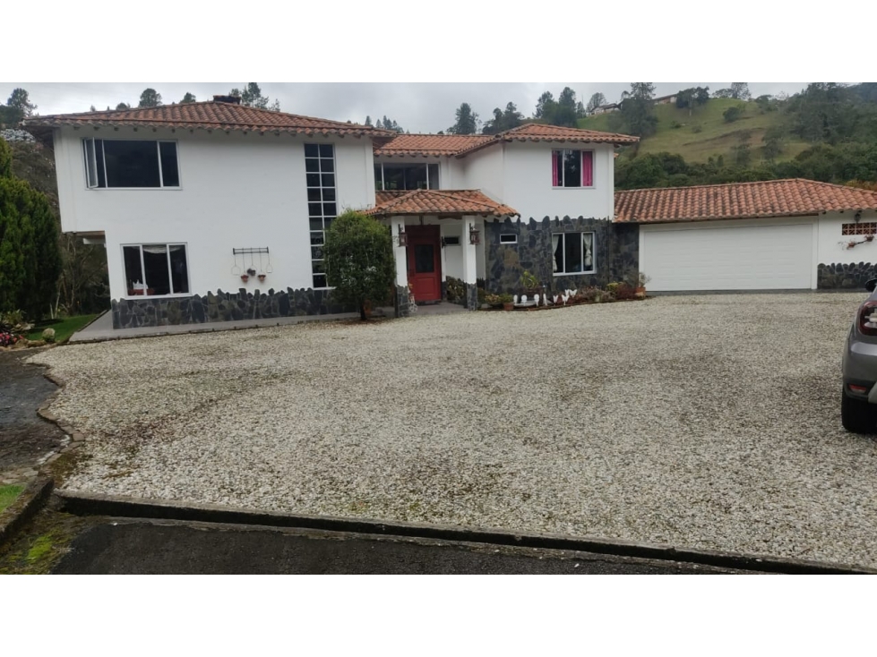 VENDO CASA CAMPESTRE EN EL RETIRO EN UNIDAD RESIDENCIAL