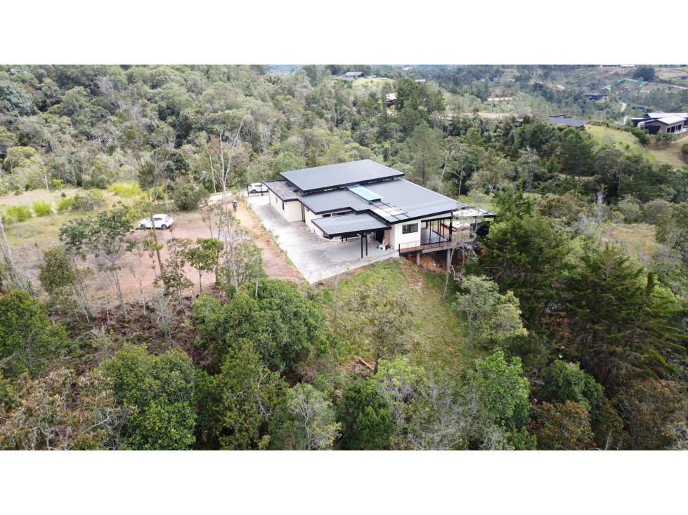 SE VENDE CASA CAMPESTRE EN EL RETIRO VEREDA PANTANILLO