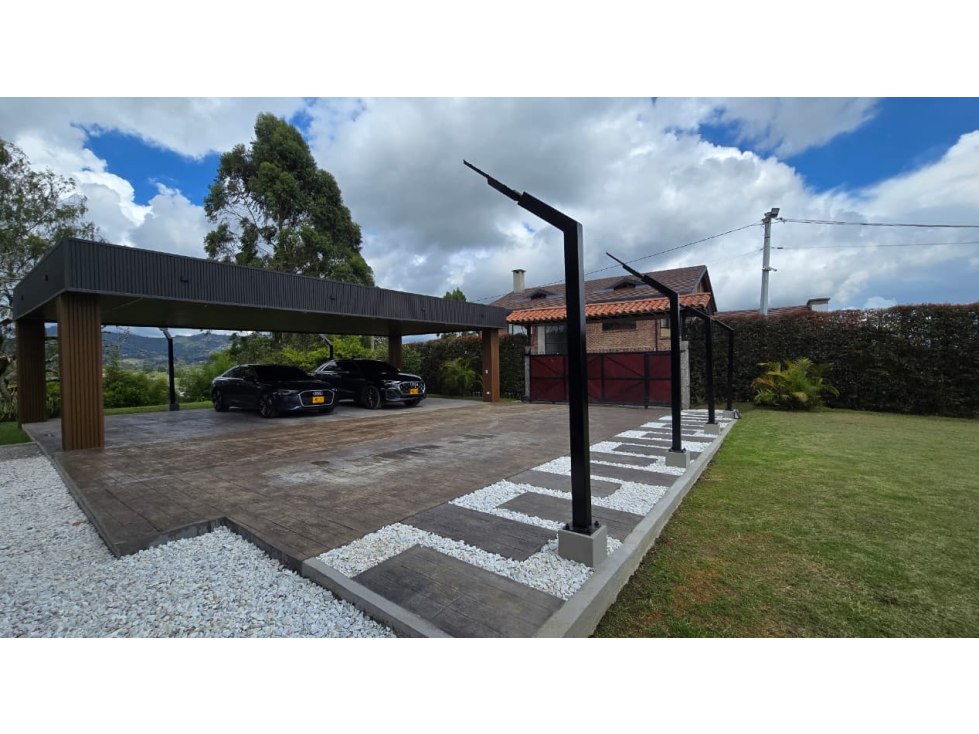 SE VENDE HERMOSA CASA CAMPESTRE EN GUARNE