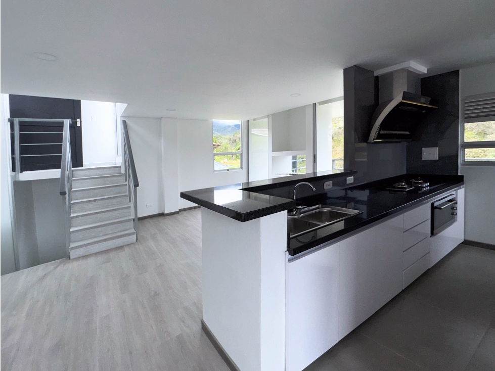 VENTA CASA UNIFAMILIAR Área 112m2, Guatapé (Antiq) - 4