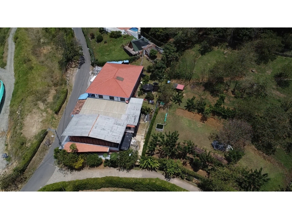 SE VENDE CASA CAMPESTRE EN GIRARDOTA - GRAN INVERSIÓN