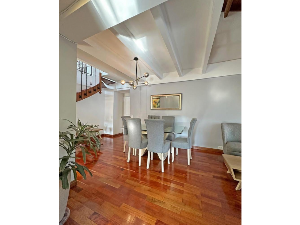 SE VENDE APTO DUPLEX EN EL POBLADO
