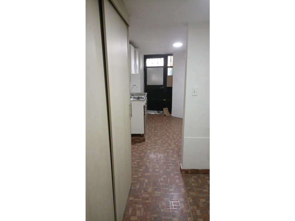 ARRIENDO APARTAESTUDIO DE UN SOLO AMBIENTE EN PRADO CENTRO