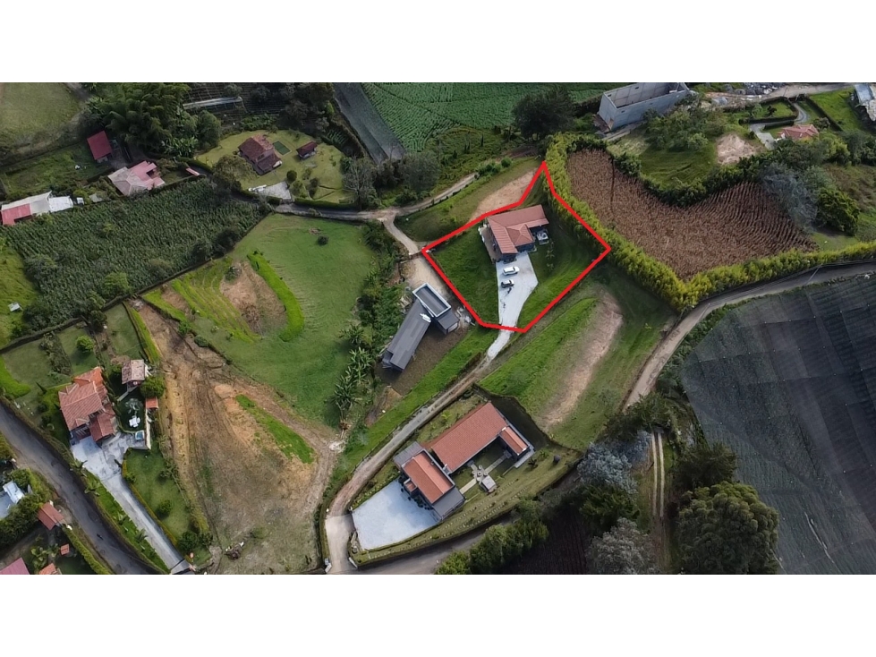 SE VENDE CASA CAMPESTRE EN EL CARMEN DE VIBORAL