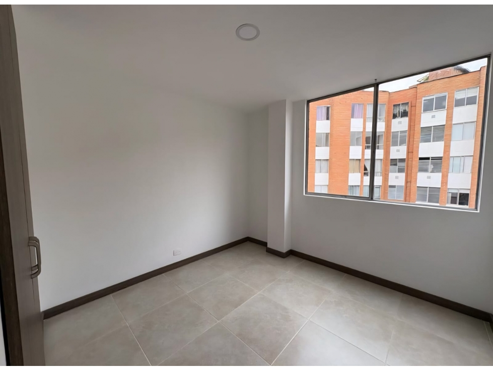 SE VENDE APARTAMENTO EN EL POBLADO VIA LAS PALMAS — foto 3