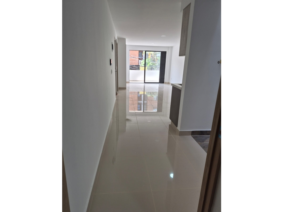 HERMOSO APARTAMENTO EN BARRIO CRISTOBAL — foto 2
