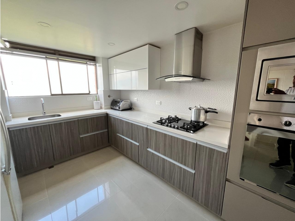 SE VENDE HERMOSO APARTAMENTO DUPLEX EN SAN LUCAS — foto 2