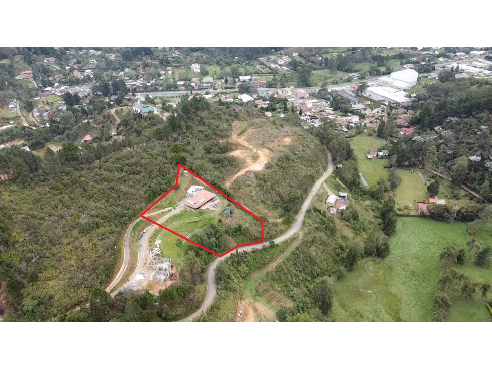 SE VENDE CASA CAMPESTRE EN GUARNE A 700 METROS DE LA VIA PPAL