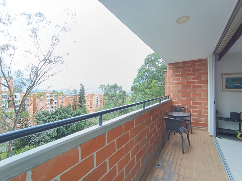 VENTA DE APARTAMENTO EN LA LOMA DE LOS BERNAL. — foto 2