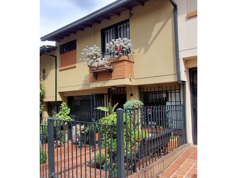 VENDO CASA UNIFAMILIAR EN UNIDAD ABIERTA EN SABANETA PARTE PLANA — foto 4