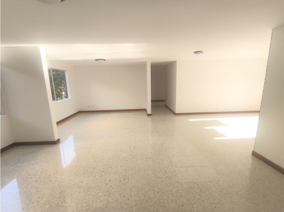 VENTA DE AMPLIO APARTAMNETO EN CASTROPOL — foto 2