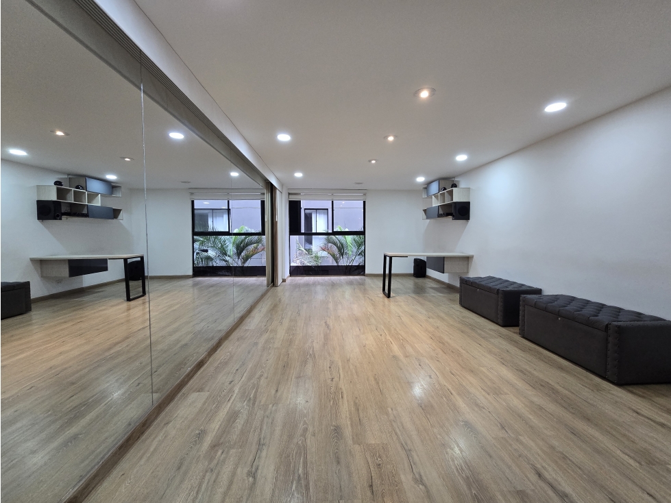 VENTA DE OFICINA CONVERTIBLE EN APARTAESTUDIO EN LA CANDELARIA. — foto 3