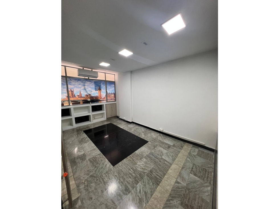 OFICINA EN VENTA SECTOR CASTROPOL EN EL POBLADO — foto 2