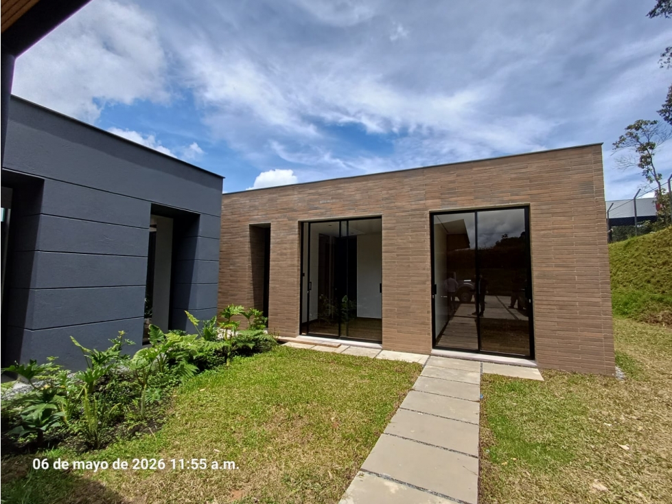 VENDO CASA CAMPESTRE EN UNIDAD EN ENVIGADO ALTO DEL ESCOBERO