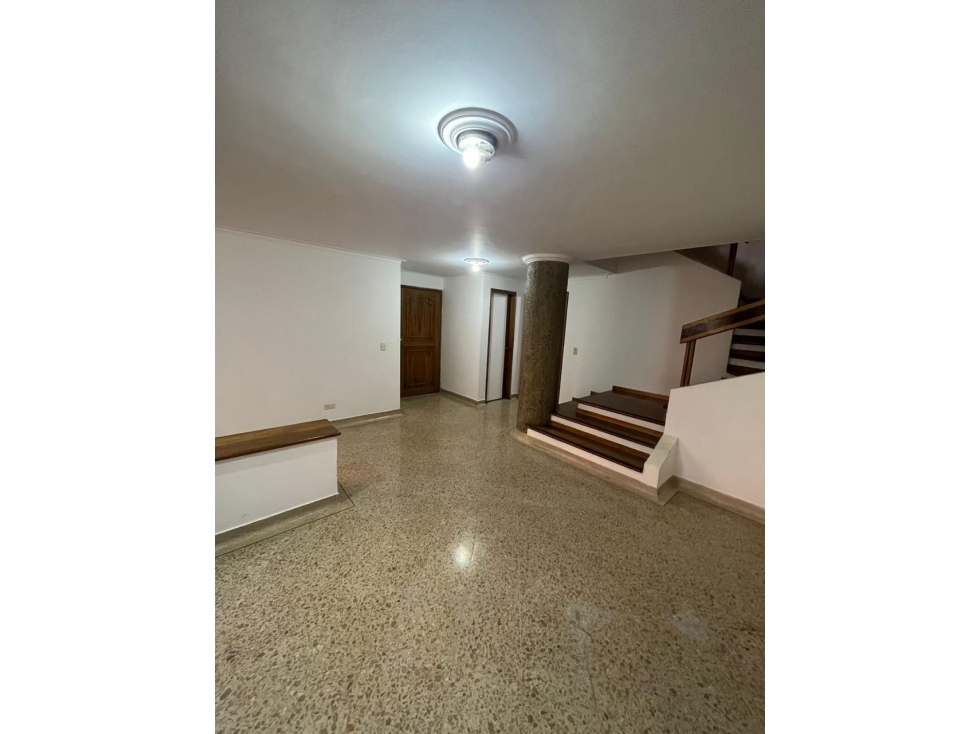 VENTA APARTAMENTO DUPLEX EN LAURELES SANTA TERESITA — foto 3