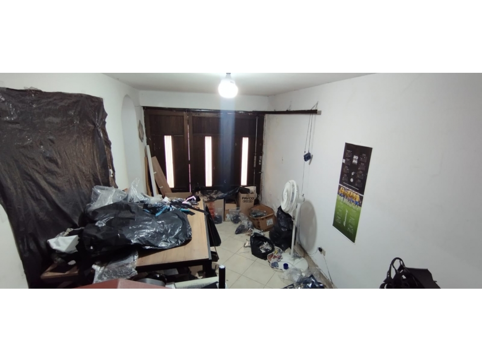 Venta de Casa Lote en Medellin Sector Boston con excelente ubicación — foto 4