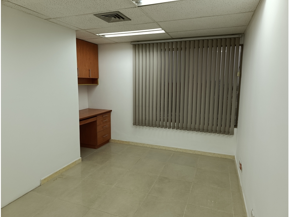 VENDO - ARRIENDO OFICINA EN VILLA CARLOTA - EL POBLADO — foto 3