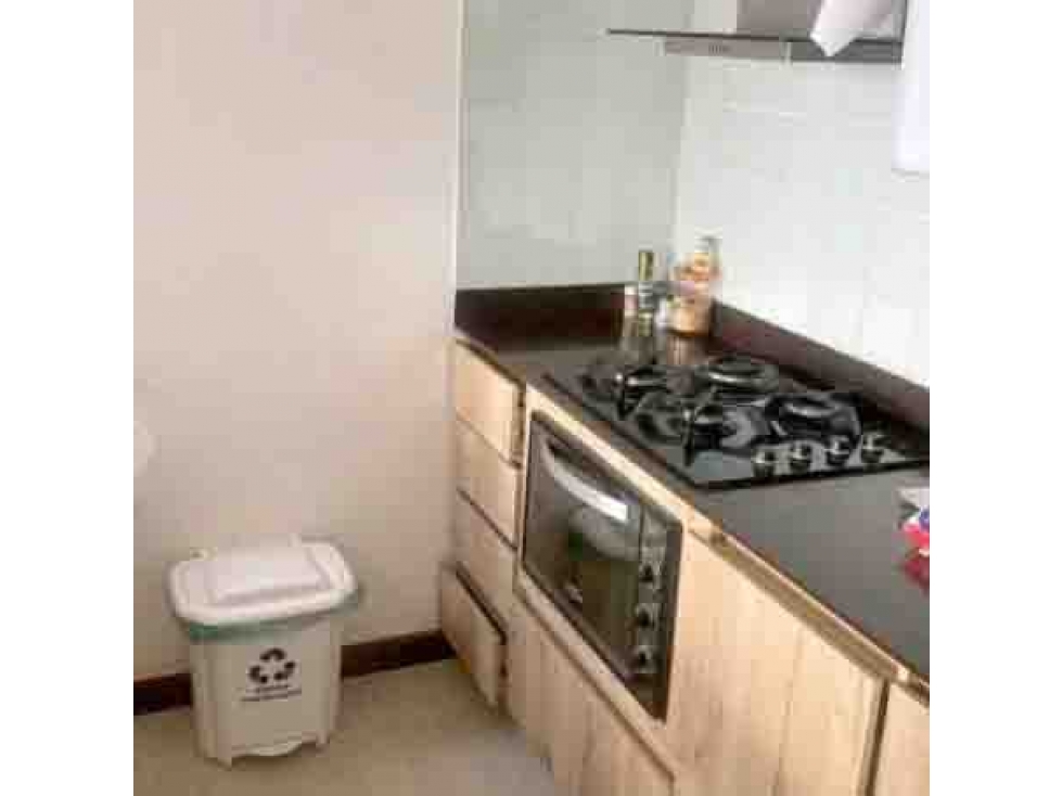 VENTA DE APARTAMENTO EN LA LOMA DE LOS BERNAL. — foto 3