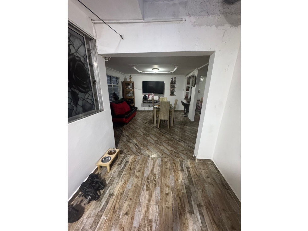 SE VENDE CASA EN CAMPO VALDÉS SEGUNDO PISO RECIEN REMODELADA — foto 3