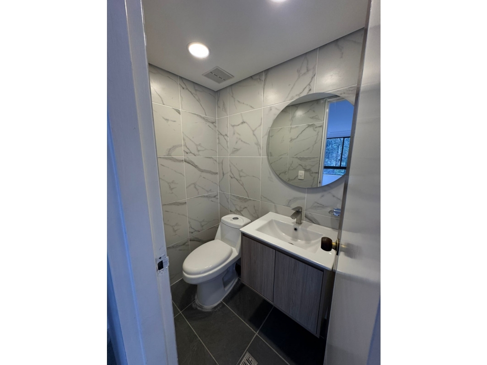 APARTAMENTO EN EL SECTOR LA LOMAS EL POBLADO MEDELLIN — foto 3