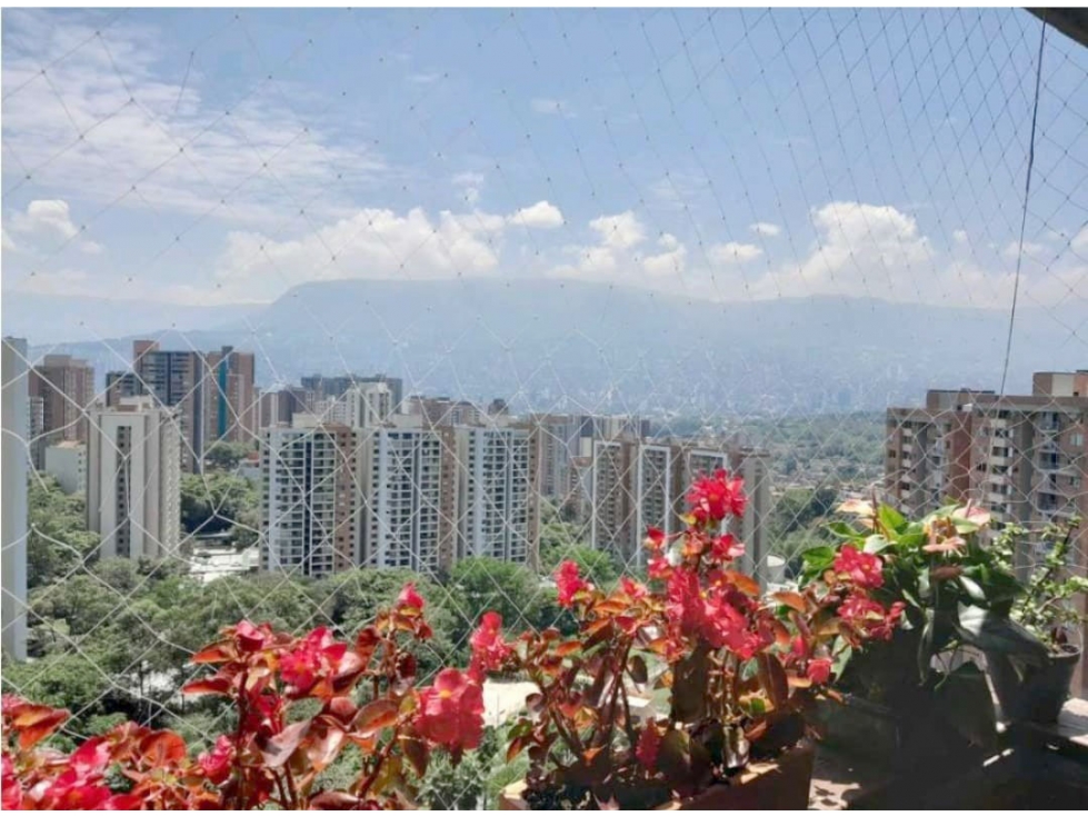 VENTA DE APARTAMENTO EN LA LOMA DE LOS BERNAL. — foto 3