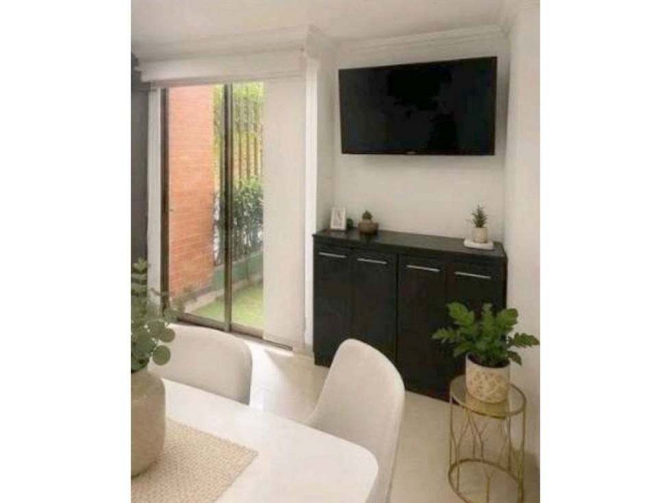 VENTA DE APARTAMENTO EN LA LOMA DE LOS BERNAL. — foto 3
