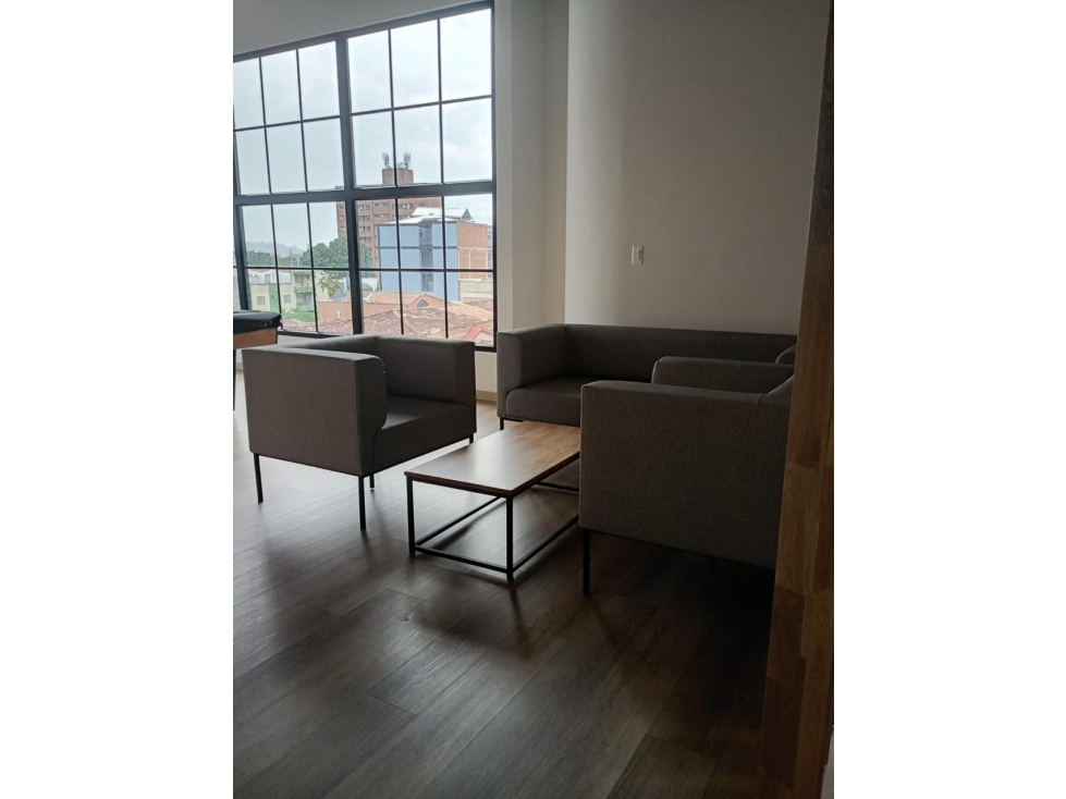 VENTA DE OFICINA EN LOS COLORES, MEDELLÍN — foto 3