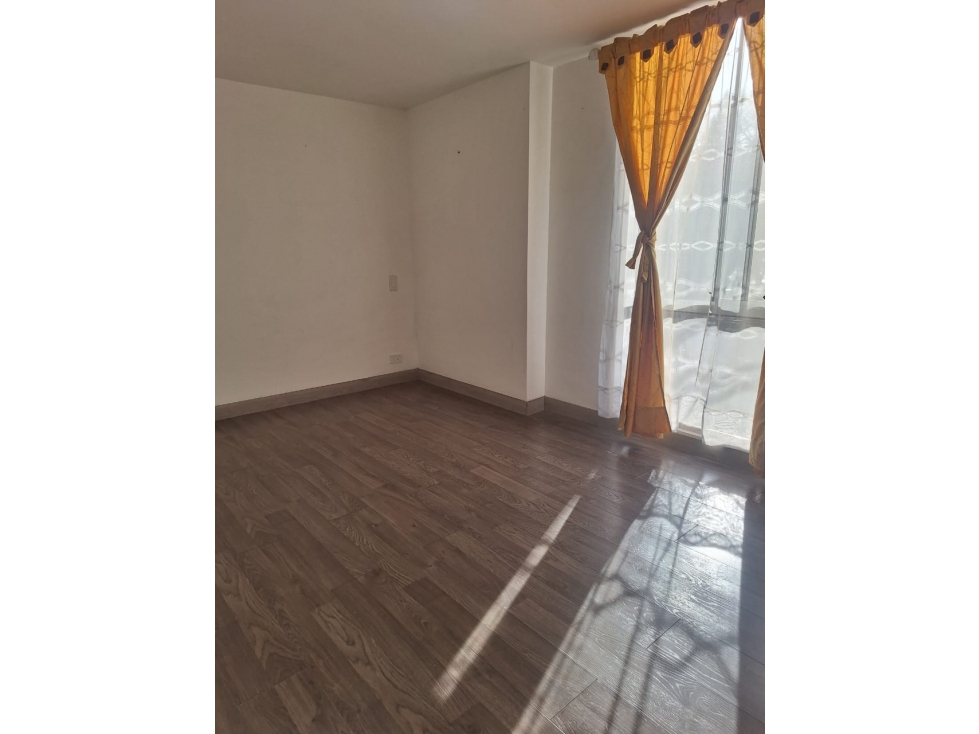 VENDO APARTAMENTO EN LOS COLORES — foto 2