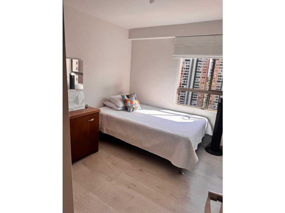 VENTA DE APARTAMENTO EN LA LOMA DE LOS BERNAL — foto 6