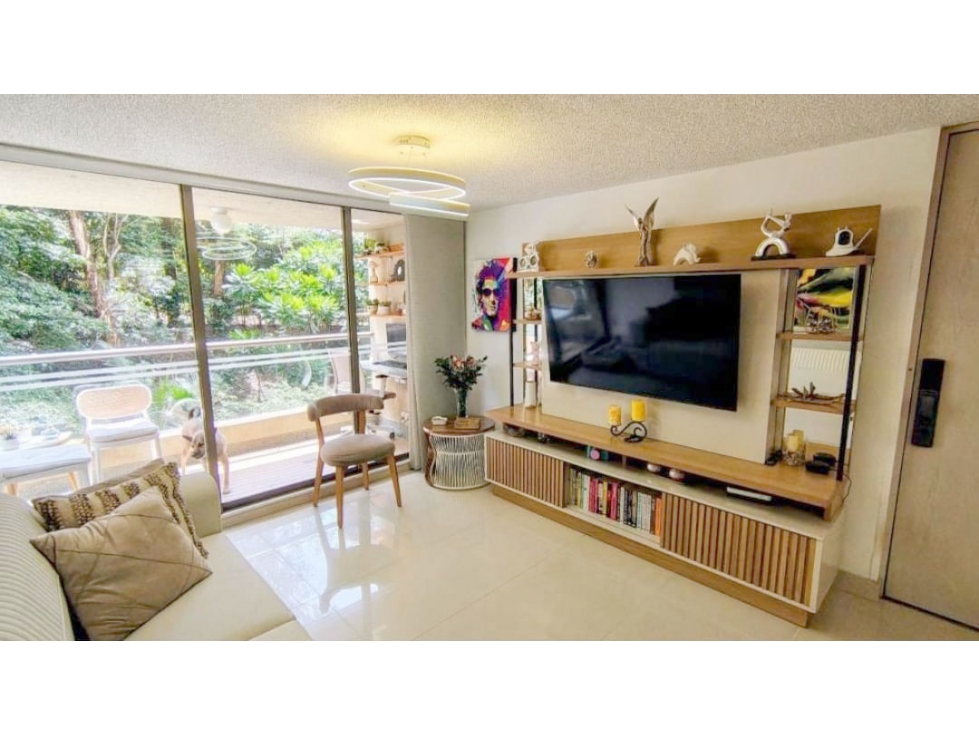 VENTA DE APARTAMENTO EN LA LOMA DE LOS BERNAL. ESPACIO GENEROSO, — foto 3