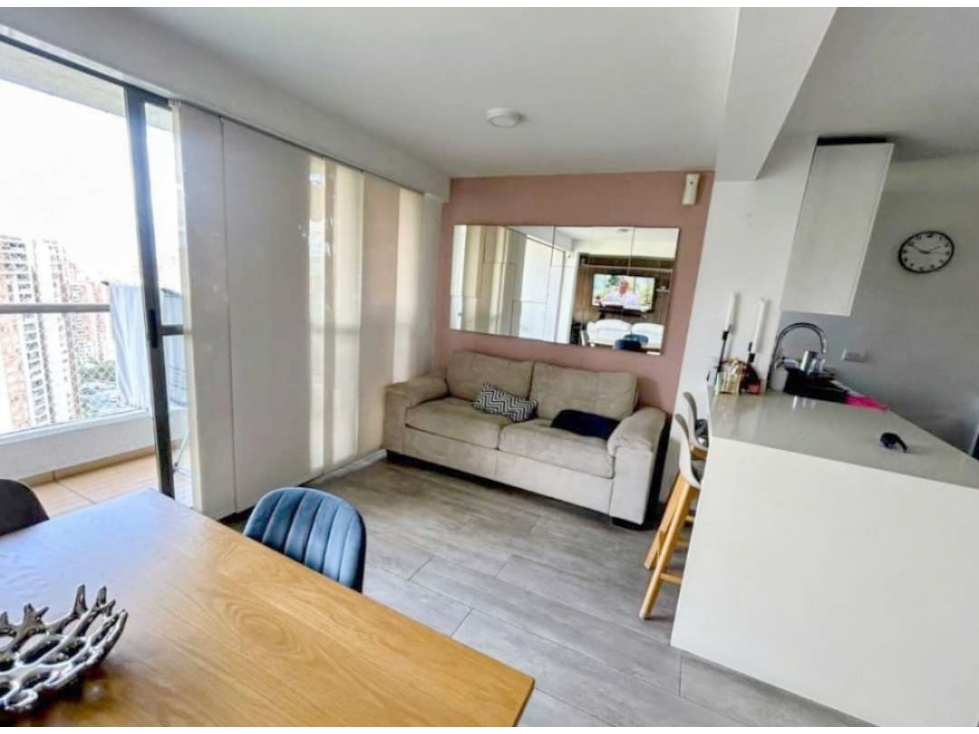 VENTA DE APARTAMENTO EN LA LOMA DE LOS BERNAL. — foto 3