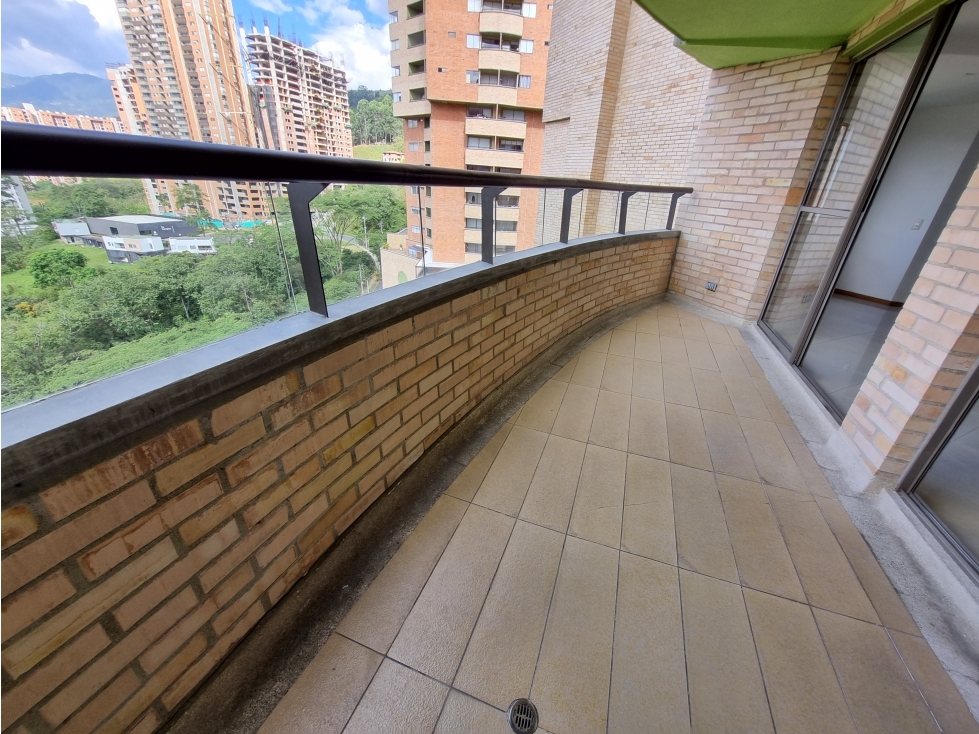 VENDO APARTAMENTO SABANETA LOMA AVES MARIAS 4 ALCOBAS 5 BAÑOS — foto 3